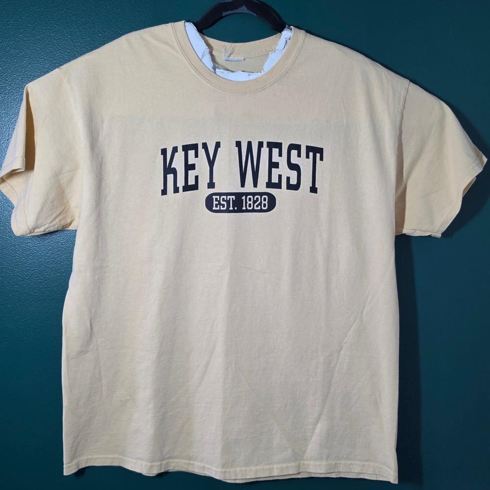 Key West Est 1828 Graphic T-Shirt Mens Large Yellow Short Sleeve Souvenir Tee